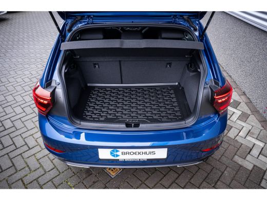 Volkswagen Polo R-Line Edition | 'App-Connect' draadloze smartphone integratie | Achterlichten LED | Afstandscont... ActivLease financial lease