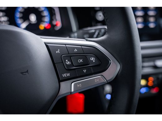 Volkswagen Polo R-Line Edition | 'App-Connect' draadloze smartphone integratie | Achterlichten LED | Afstandscont... ActivLease financial lease