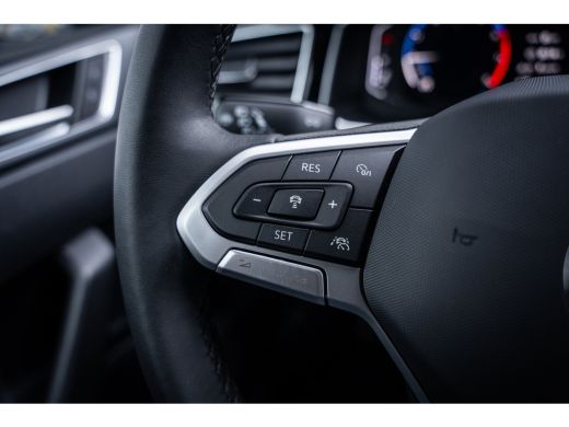 Volkswagen Polo R-Line Edition | 'App-Connect' draadloze smartphone integratie | Achterlichten LED | Afstandscont... ActivLease financial lease