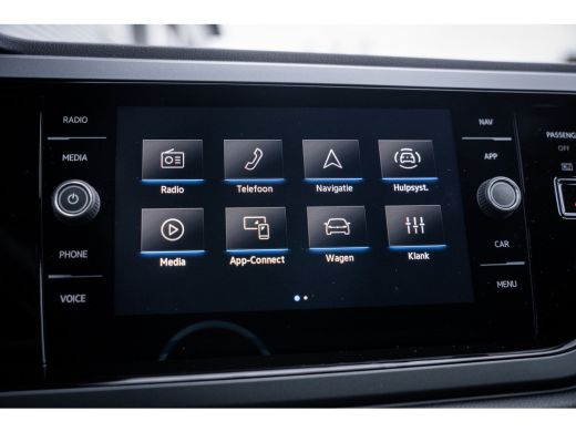 Volkswagen Polo R-Line Edition | 'App-Connect' draadloze smartphone integratie | Achterlichten LED | Afstandscont... ActivLease financial lease