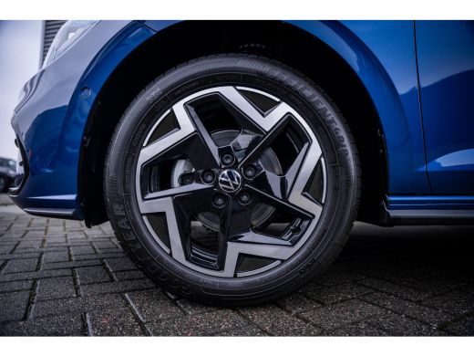 Volkswagen Polo R-Line Edition | 'App-Connect' draadloze smartphone integratie | Achterlichten LED | Afstandscont... ActivLease financial lease