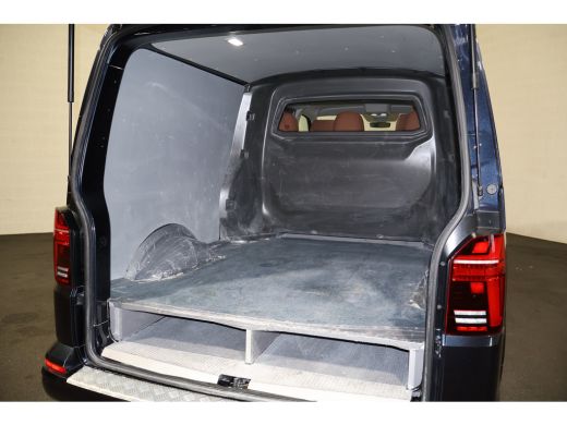 Volkswagen Transporter 2.0 TDI 204pk L2 H1 DC Bulli Automaat Leer ActivLease financial lease