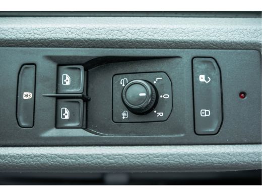 Volkswagen Transporter T6.1 2.0 TDI L2H1 | 150 PK | Turbo defect | Carplay | Cruise | Navi | Trekhaak | Airco ActivLease financial lease