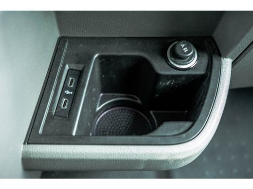 Volkswagen Transporter T6.1 2.0 TDI L2H1 | 150 PK | Turbo defect | Carplay | Cruise | Navi | Trekhaak | Airco ActivLease financial lease