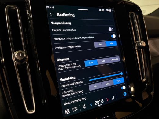 Volvo  XC40 Recharge Plus | Adaptieve Cruise Control | Stoel en Stuurwielverwarming | Parkeercamera | Pilot A... ActivLease financial lease