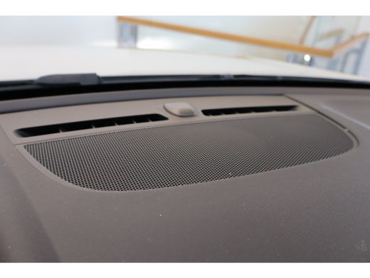 Volvo  XC40 Momentum Core T2 129PK Aut. | Climate Pack | Park Assist Pack | Apple Carplay ActivLease financial lease