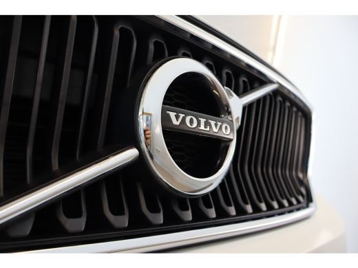 Volvo  XC40 Momentum Core T2 129PK Aut. | Climate Pack | Park Assist Pack | Apple Carplay ActivLease financial lease