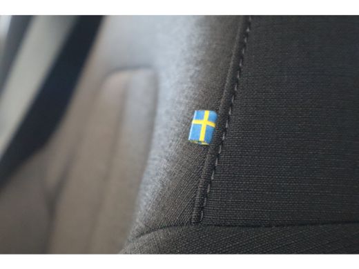 Volvo  XC40 Momentum Core T2 129PK Aut. | Climate Pack | Park Assist Pack | Apple Carplay ActivLease financial lease