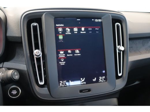 Volvo  XC40 Momentum Core T2 129PK Aut. | Climate Pack | Park Assist Pack | Apple Carplay ActivLease financial lease