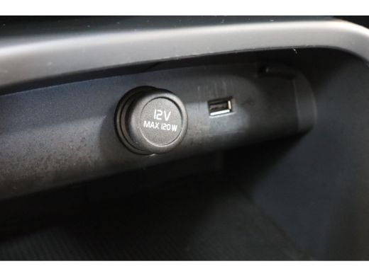 Volvo  XC40 Momentum Core T2 129PK Aut. | Climate Pack | Park Assist Pack | Apple Carplay ActivLease financial lease