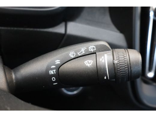 Volvo  XC40 Momentum Core T2 129PK Aut. | Climate Pack | Park Assist Pack | Apple Carplay ActivLease financial lease