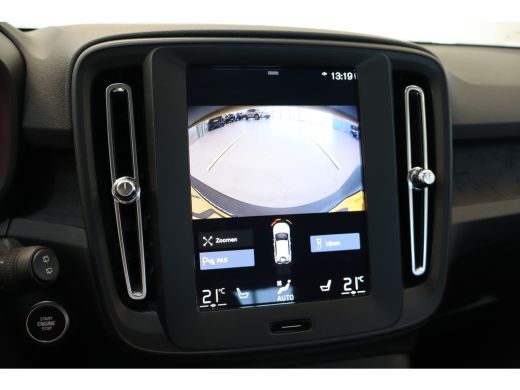 Volvo  XC40 Momentum Core T2 129PK Aut. | Climate Pack | Park Assist Pack | Apple Carplay ActivLease financial lease