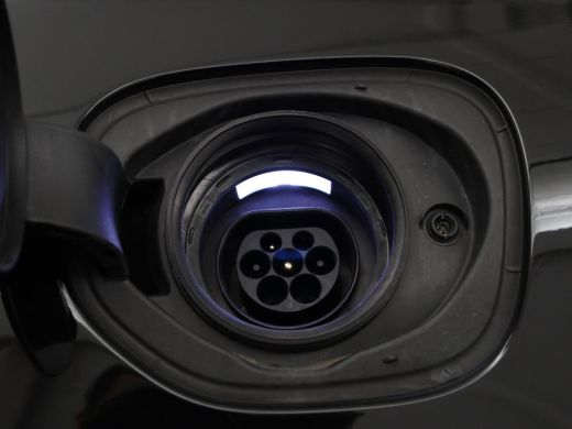 Volvo  XC60 2.0 T6 Plug-in hybrid AWD R-Design | Panoramadak | Trekhaak| Stoelverwarming | Camera | Adaptive ... ActivLease financial lease