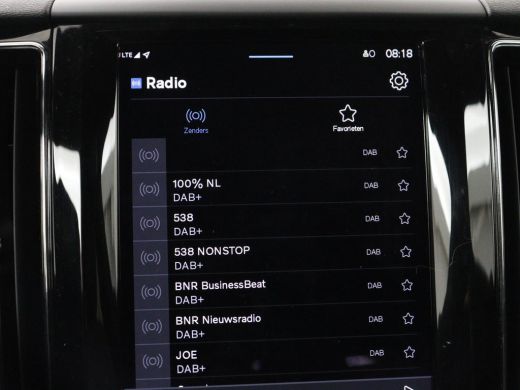 Volvo  XC60 2.0 T6 Plug-in hybrid AWD R-Design | Panoramadak | Trekhaak| Stoelverwarming | Camera | Adaptive ... ActivLease financial lease