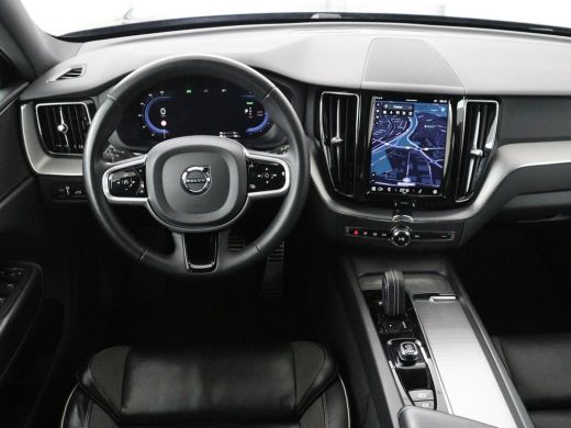 Volvo  XC60 2.0 T6 Plug-in hybrid AWD R-Design | Panoramadak | Trekhaak| Stoelverwarming | Camera | Adaptive ... ActivLease financial lease