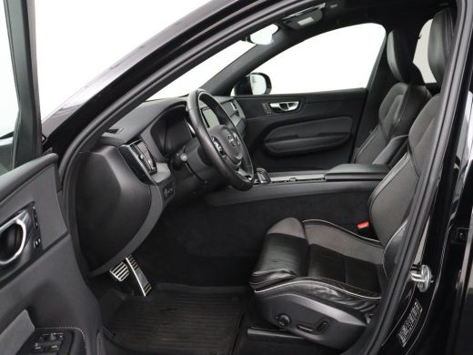Volvo  XC60 2.0 T6 Plug-in hybrid AWD R-Design | Panoramadak | Trekhaak| Stoelverwarming | Camera | Adaptive ... ActivLease financial lease
