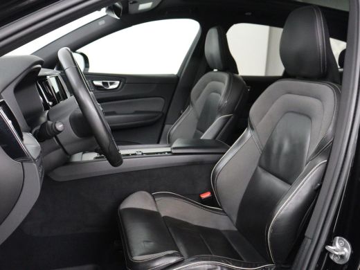 Volvo  XC60 2.0 T6 Plug-in hybrid AWD R-Design | Panoramadak | Trekhaak| Stoelverwarming | Camera | Adaptive ... ActivLease financial lease