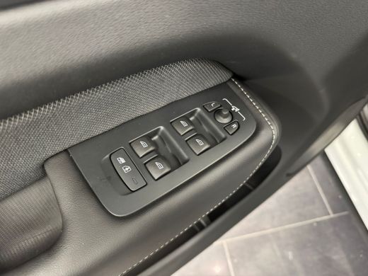 Volvo  XC60 T8 Plug-in-hybrid AWD Polestar Engineered Long Range | SoH 100%| Achterbank verwarmd | Achterbank... ActivLease financial lease