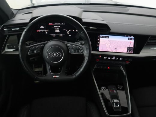 Audi A3 35 TFSI S edition | Stoelverwarming | Carplay | Navigatie | Half leder | Sportstoelen | Full LED ... ActivLease financial lease