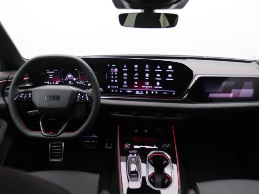 Audi A6 Avant 2.0 e-hybrid quattro S edition Competition 367PK Tech Pro, trekhaak, elek. stoelen, head-up... ActivLease financial lease