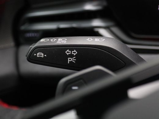 Audi A6 Avant 2.0 e-hybrid quattro S edition Competition 367PK Tech Pro, trekhaak, elek. stoelen, head-up... ActivLease financial lease