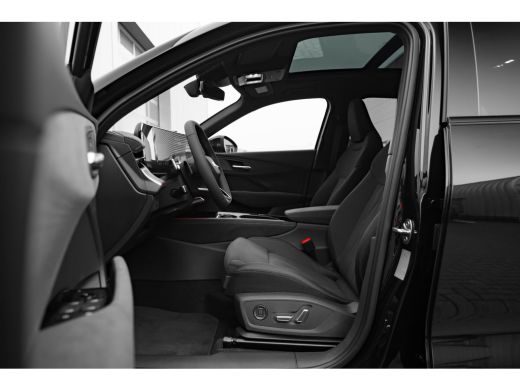 Audi Q3 S edition | Adaptive cruise control | Audi sound system | Cruise control ActivLease financial lease