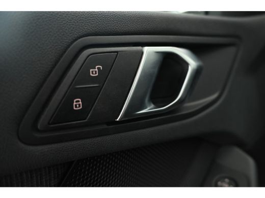 BMW 1 Serie 116d High Executive 5 Deurs hb, Navigatie, Climate ActivLease financial lease