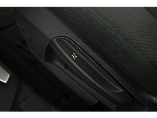 BMW 1 Serie 116d High Executive 5 Deurs hb, Navigatie, Climate ActivLease financial lease