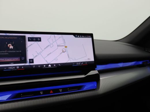 BMW 5 Serie Touring 530e xDrive 299PK Aut. M-Sport, Panoramadak, Head-Up Display, Stoelverwarming & ventilati... ActivLease financial lease