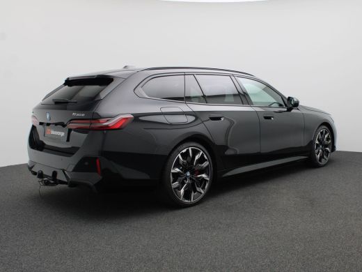 BMW 5 Serie Touring 530e xDrive 299PK Aut. M-Sport, Panoramadak, Head-Up Display, Stoelverwarming & ventilati... ActivLease financial lease
