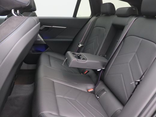 BMW 5 Serie Touring 530e xDrive 299PK Aut. M-Sport, Panoramadak, Head-Up Display, Stoelverwarming & ventilati... ActivLease financial lease