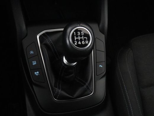 Ford Focus 1.0 EcoBoost Hybrid Active | Stoelverwarming | Trekhaak | Camera | Stuurverwarming | Carplay | Ke... ActivLease financial lease