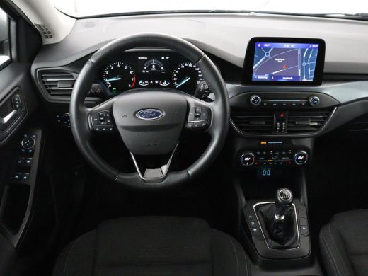 Ford Focus 1.0 EcoBoost Hybrid Active | Stoelverwarming | Trekhaak | Camera | Stuurverwarming | Carplay | Ke... ActivLease financial lease