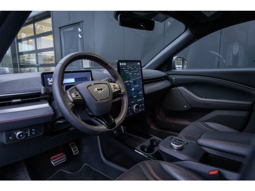 Ford Mustang Mach-E Mach-E Extended First Edition AWD 98 kWh | ALLE OPTIES! | Pano-dak | B&O audio | Technology pack ... ActivLease financial lease
