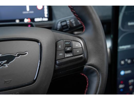 Ford Mustang Mach-E Mach-E Extended First Edition AWD 98 kWh | ALLE OPTIES! | Pano-dak | B&O audio | Technology pack ... ActivLease financial lease