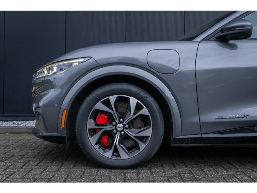 Ford Mustang Mach-E Mach-E Extended First Edition AWD 98 kWh | ALLE OPTIES! | Pano-dak | B&O audio | Technology pack ... ActivLease financial lease