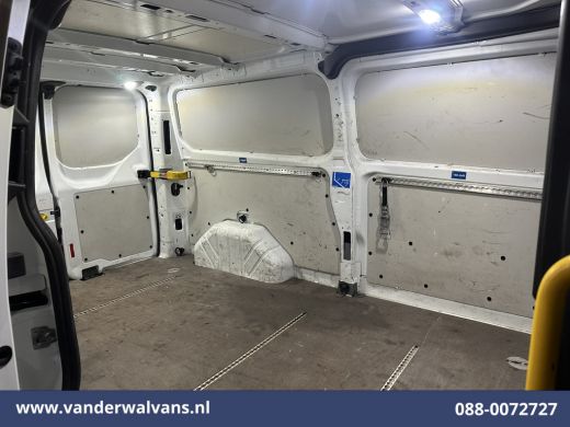 Ford Transit Custom 2.0 TDCI 131pk L2H1 Euro6 Airco | Camera | Apple Carplay | LED | 2700kg Trekhaak Android Auto, Cr... ActivLease financial lease
