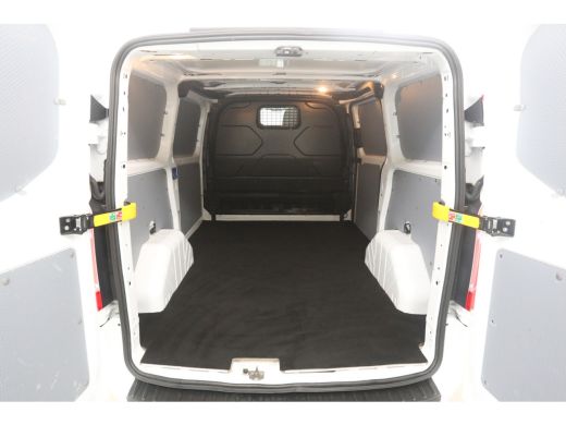 Ford Transit Custom 2.0 TDCI L1H1 | Airco | Cruise | 3 Zits | Stoelverw. | Trekh. | Parkeersens. ActivLease financial lease