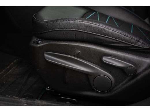 Jeep Compass 4xe 240 Plug-in Hybrid Electric S | Adap cruise | Two-tone | Stoel+stuur verwarming | Camera | Ke... ActivLease financial lease