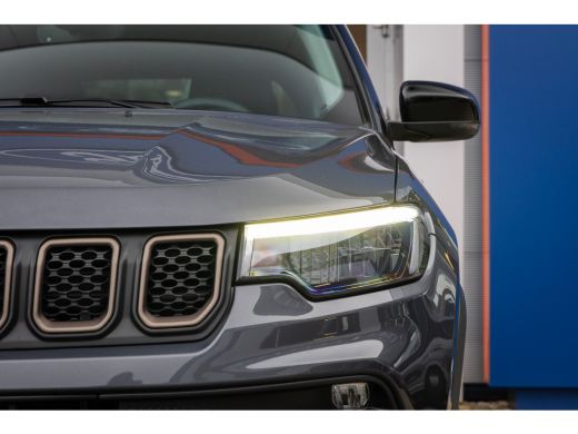 Jeep Compass 4xe 240 Plug-in Hybrid Electric S | Adap cruise | Two-tone | Stoel+stuur verwarming | Camera | Ke... ActivLease financial lease