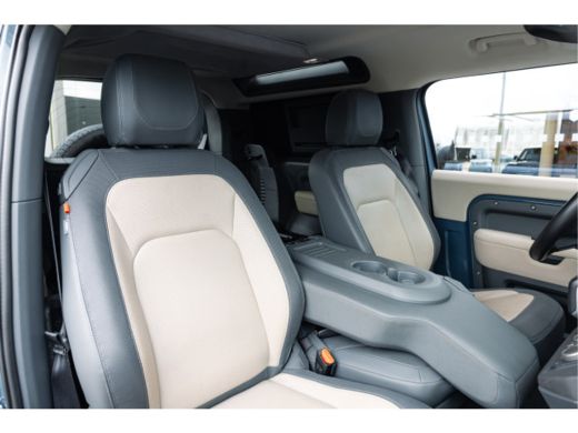 Land Rover Defender Hard Top Defender P400 90 X-Dynamic SE GRIJS KENTEKEN | Luchtvering | Jumpseat | Afn trekhaak | H... ActivLease financial lease