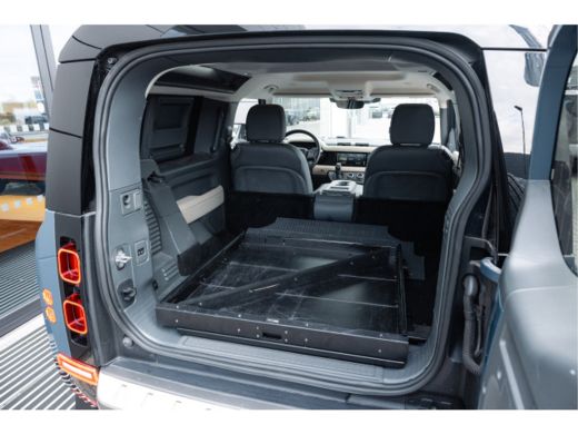 Land Rover Defender Hard Top Defender P400 90 X-Dynamic SE GRIJS KENTEKEN | Luchtvering | Jumpseat | Afn trekhaak | H... ActivLease financial lease