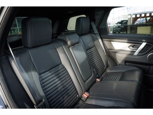 Land Rover Discovery Sport P300e PHEV Dynamic SE | 360gr Camera | El. trekhaak | Pano | Cold Climate | Black Pack | 20 Inch ... ActivLease financial lease