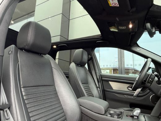 Land Rover Discovery Sport P300e PHEV Dynamic SE | 360gr Camera | El. trekhaak | Pano | Cold Climate | Black Pack | 20 Inch ... ActivLease financial lease