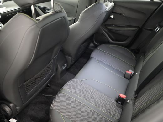 Peugeot 208 Hybrid 100 e-DCS6 GT | Achterbank in delen neerklapbaar | Achteruitrijcamera | Apple Carplay/Andr... ActivLease financial lease