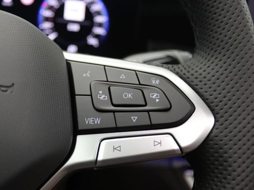 Volkswagen Tiguan 1.5 eHybrid R-Line Edition 204PK DSG Pano-Schuifdak, Black Style, Trekhaak, 20" LM Velgen, Keyles... ActivLease financial lease