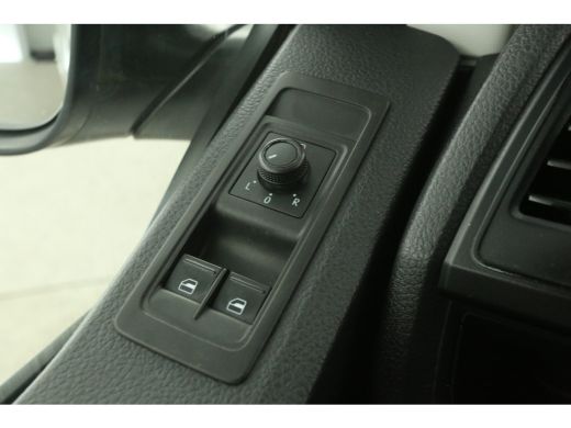 Volkswagen Transporter 2.0 TDI 140PK L2H1 | DC | 6 Zits | Airco | Carplay | Navi | Imperiaal | Trekhaak ActivLease financial lease