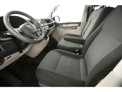 Volkswagen Transporter 2.0 TDI 140PK L2H1 | DC | 6 Zits | Airco | Carplay | Navi | Imperiaal | Trekhaak ActivLease financial lease