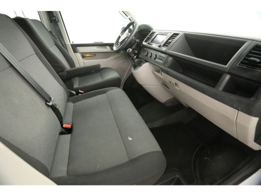 Volkswagen Transporter 2.0 TDI 140PK L2H1 | DC | 6 Zits | Airco | Carplay | Navi | Imperiaal | Trekhaak ActivLease financial lease