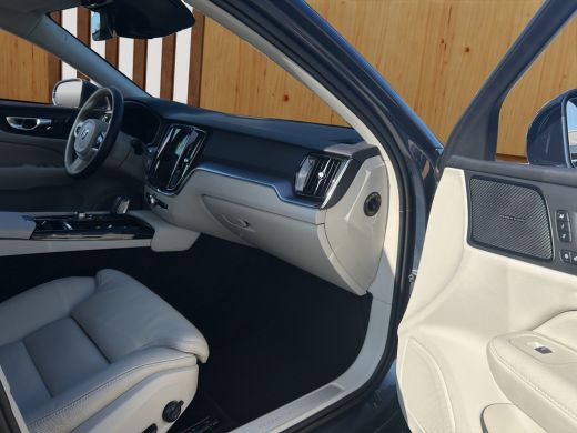 Volvo  V60 T6 Recharge AWD Inscription | Achteruitrij assistent | BLIS | Camera ActivLease financial lease